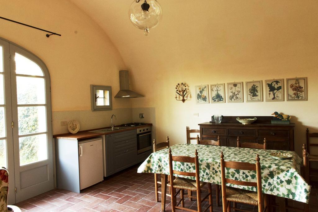 فيلا Agriturismo La Volta كاشينا الغرفة الصورة