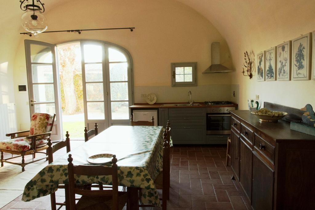 فيلا Agriturismo La Volta كاشينا الغرفة الصورة